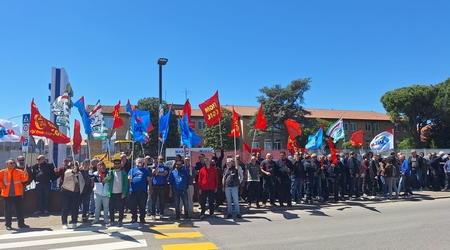 Primo sciopero alla Marini di Alfonsine. Stop di 4 ore e presidio davanti ai cancelli dell’azienda. Nel pomeriggio l’incontro con i vertici aziendali